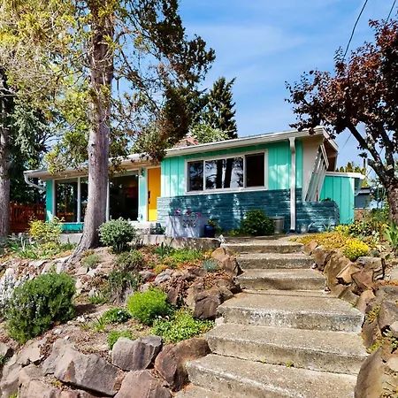 Villa Breeze In The Trees